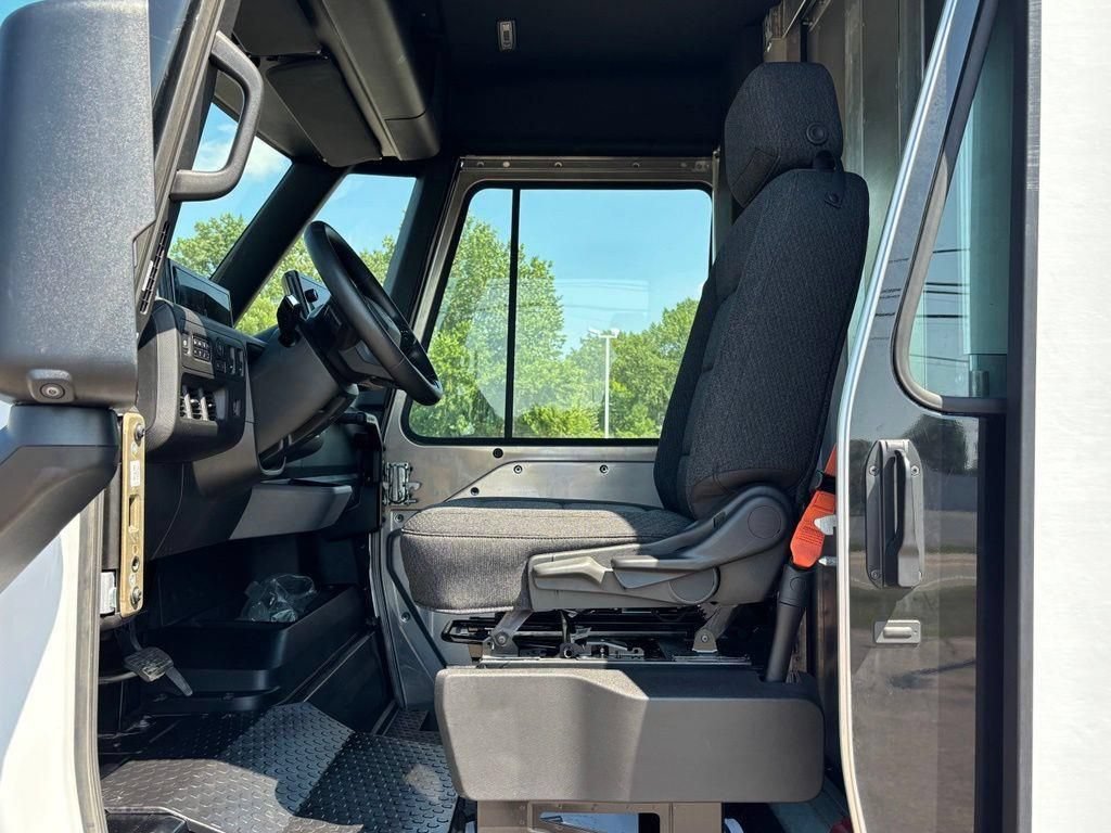 Used 2024 Brightdrop Zevo 600 EJY Van