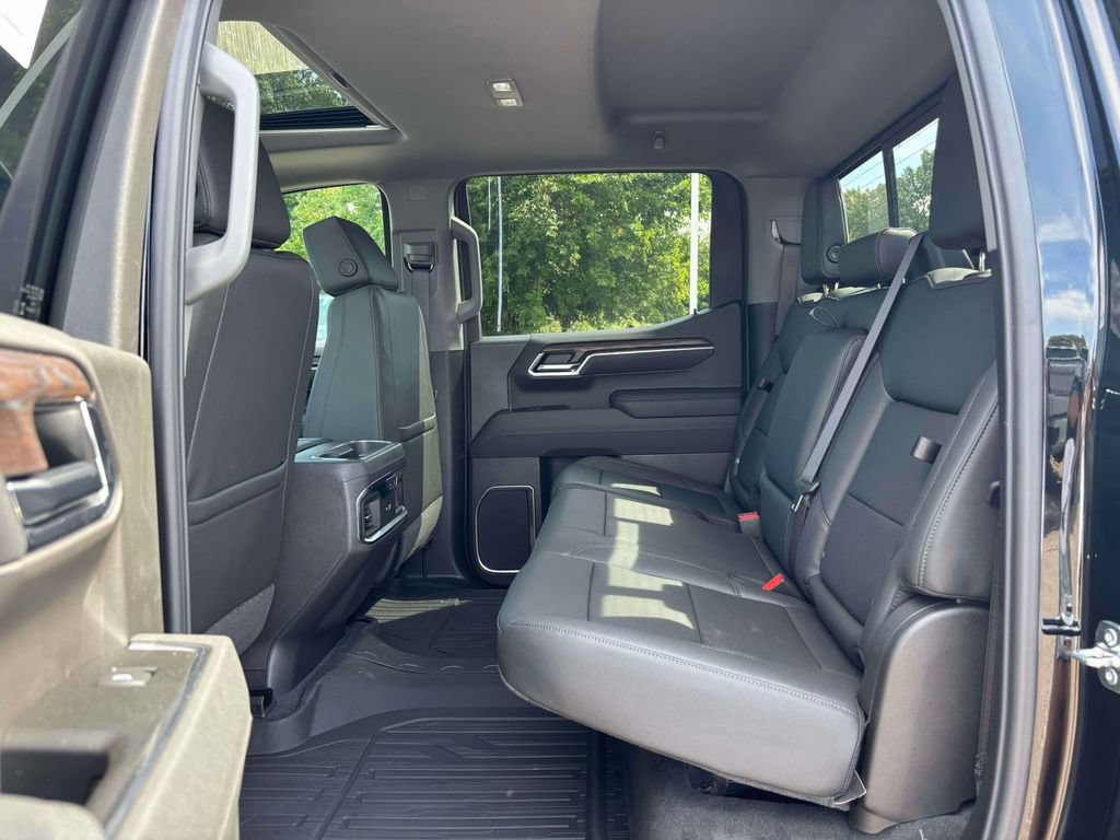 2026 GMC Sierra 1500 SLT - Photo 23