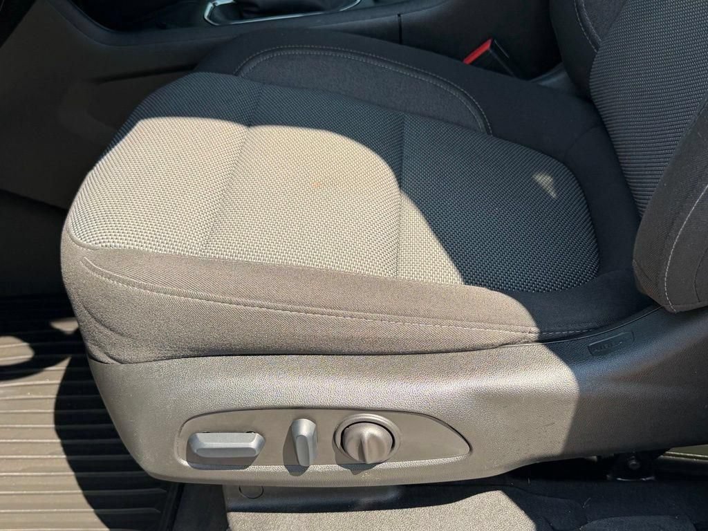 Used 2023 Chevrolet Traverse LT Cloth SUV