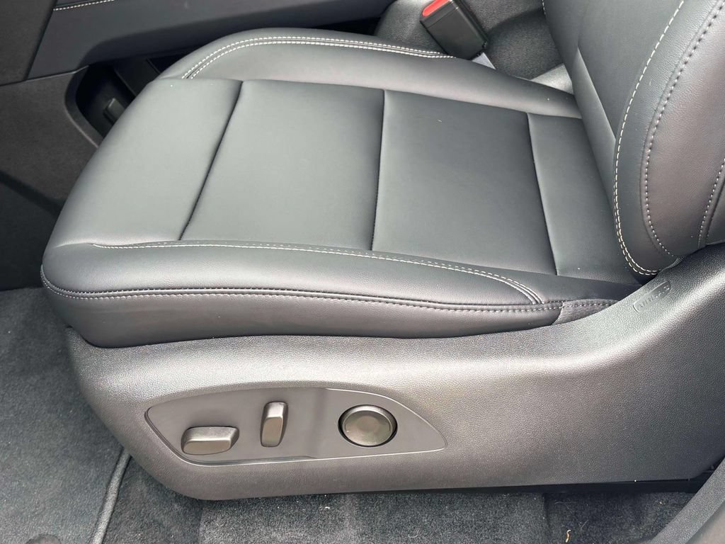 2026 GMC Acadia Elevation - Photo 4