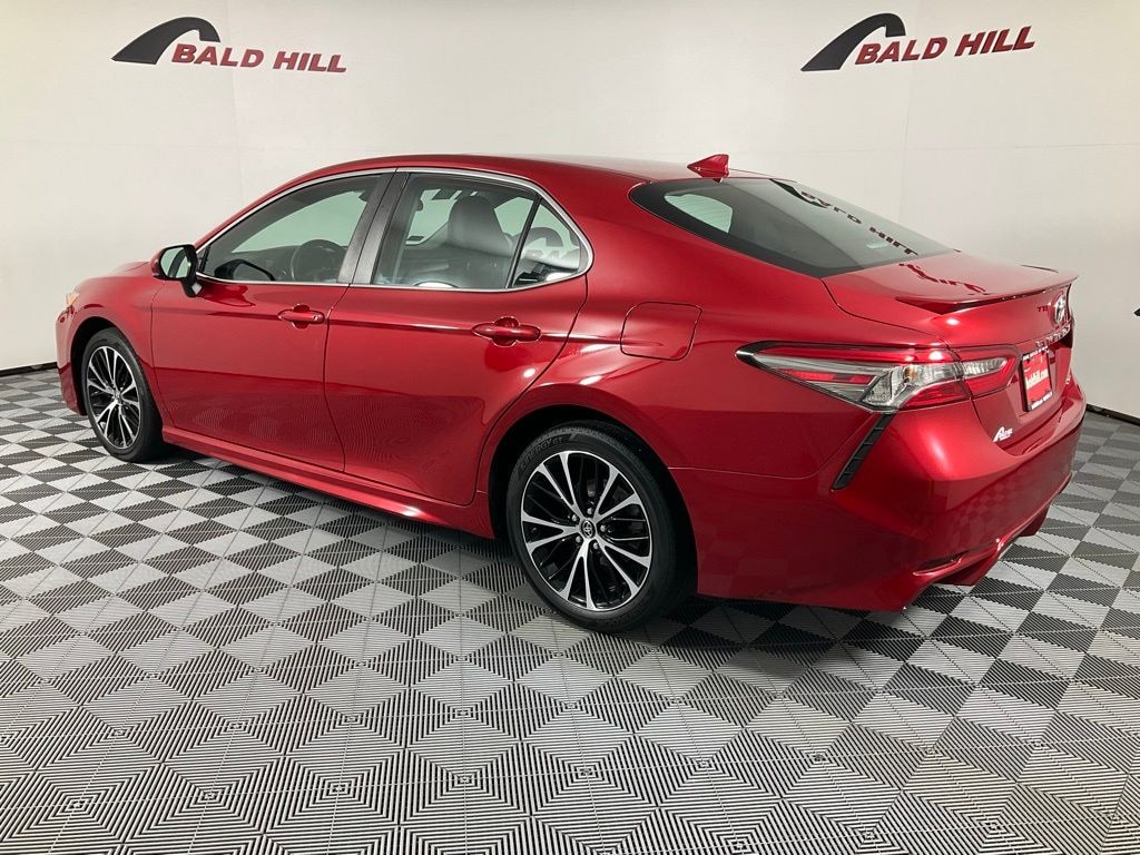 Used 2019 Toyota Camry SE Sedan