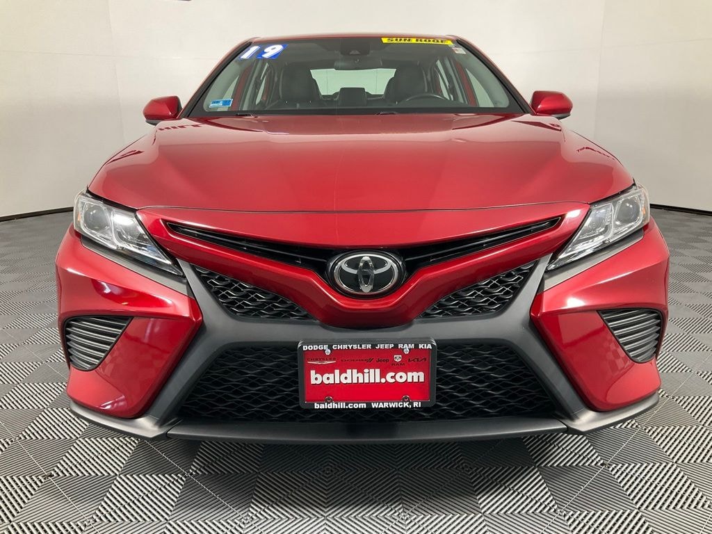 Used 2019 Toyota Camry SE Sedan