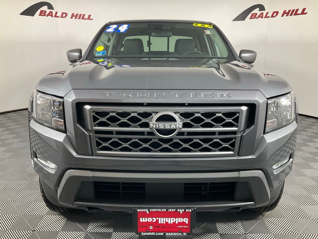 2024 Nissan Frontier SV photo 2