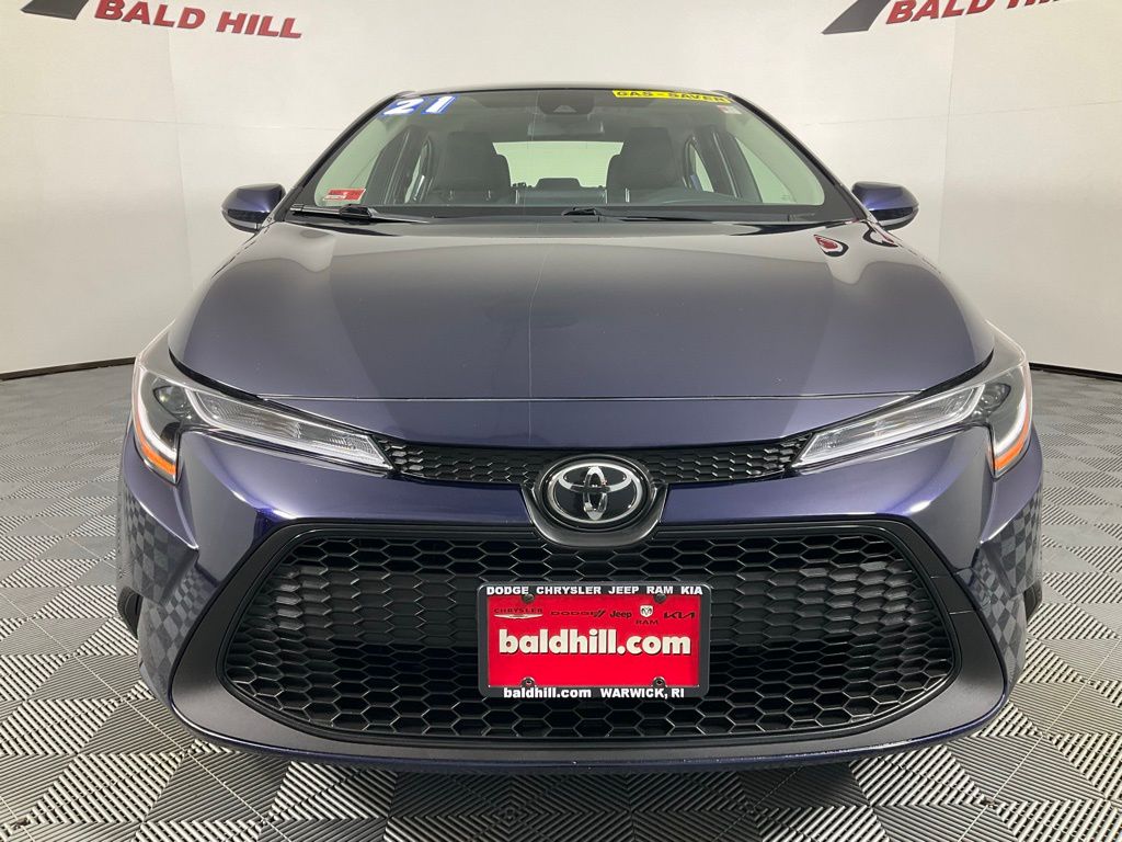2021 Toyota Corolla LE photo 2