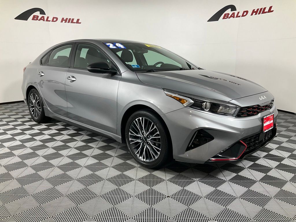 2024 Kia Forte GT-Line AT's photo
