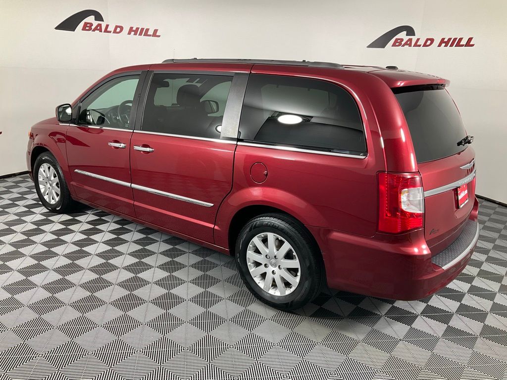 2015 Chrysler Town & Country Touring photo 4