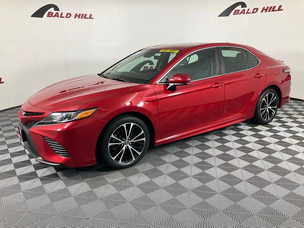 Used 2019 Toyota Camry SE Sedan