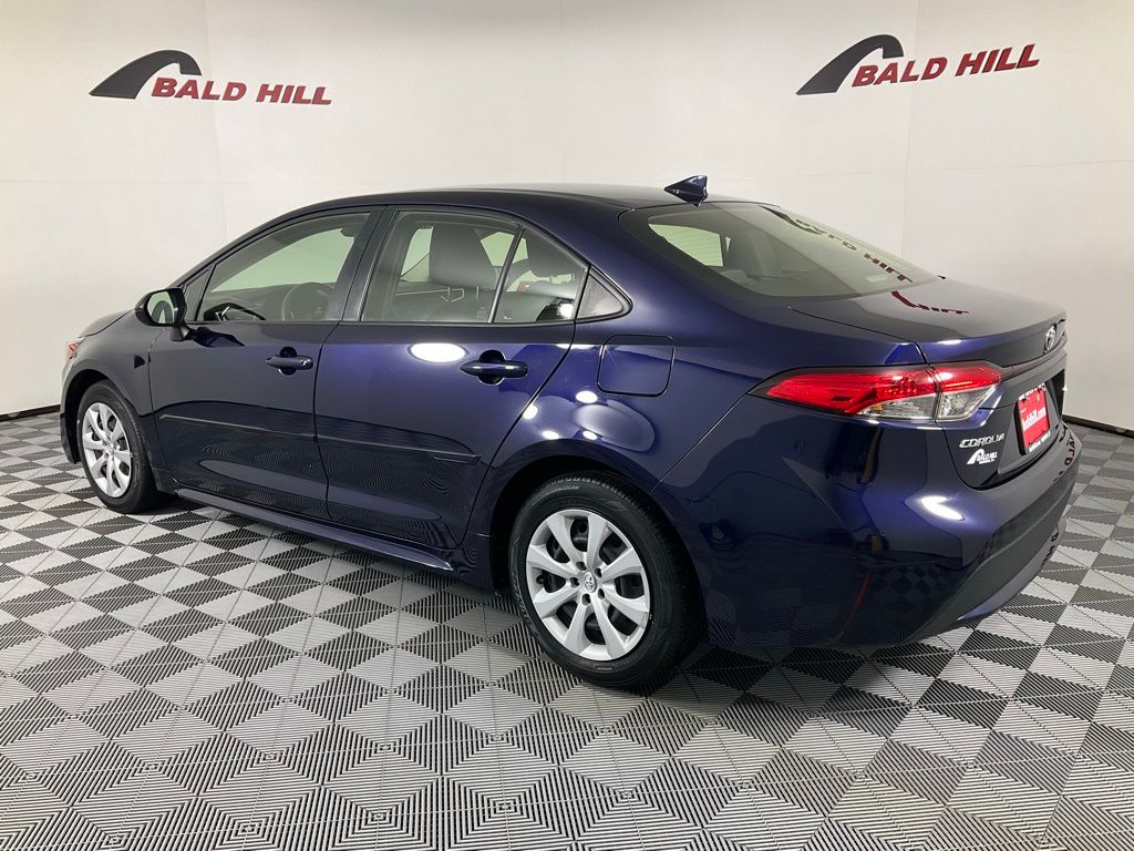 2021 Toyota Corolla LE photo 4