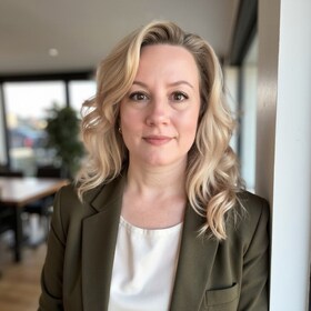 Staff member AmberLee Dingess from 03c1b021f112