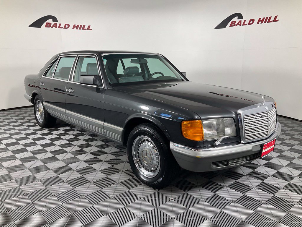1985 Mercedes-Benz 200-Class