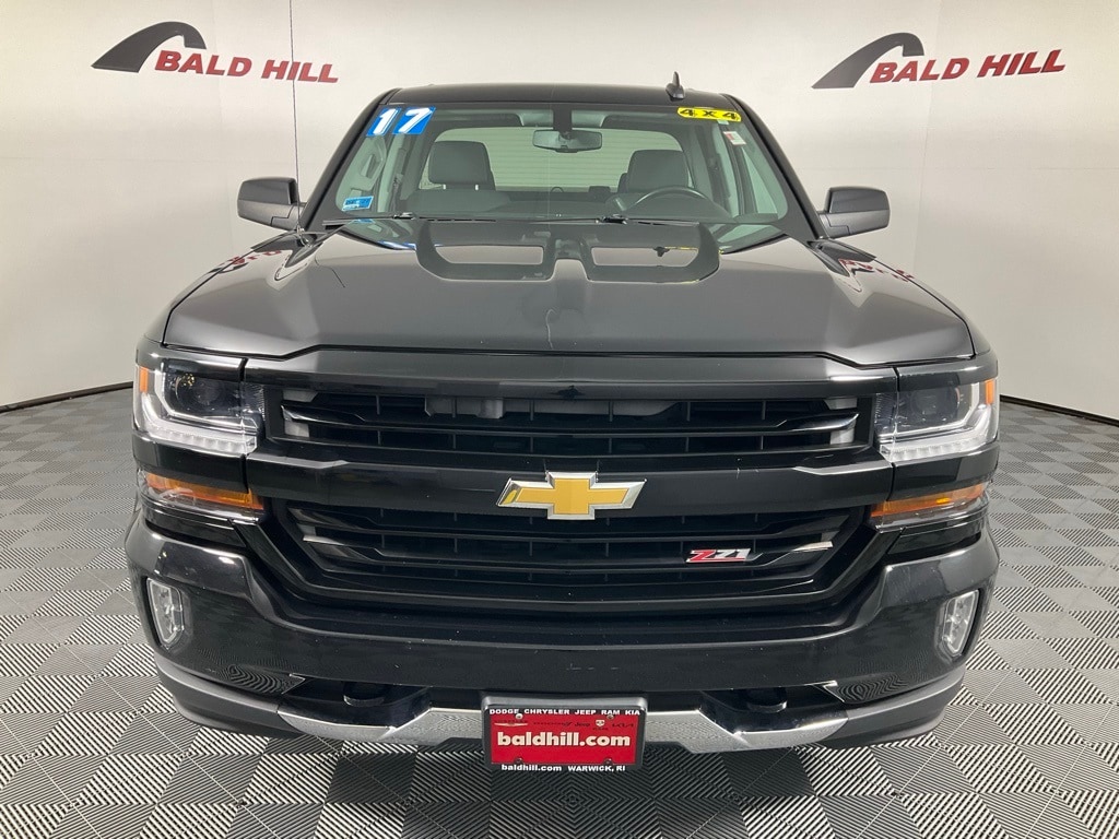 Used 2017 Chevrolet Silverado 1500 LT with VIN 1GCVKREC9HZ126789 for sale in Warwick, RI