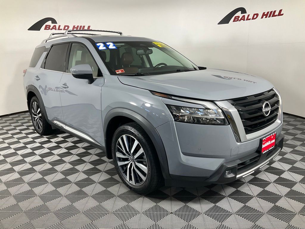 2022 Nissan Pathfinder Platinum 4WD's photo