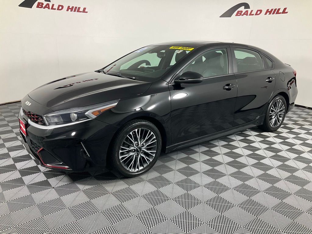 2022 Kia Forte GT-Line photo 3