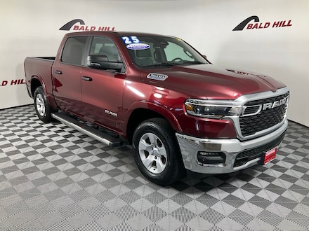 2025 Ram 1500 Big Horn/Lone Star Truck Crew Cab 8-Speed Automatic 1C6RRFFG9SN572573