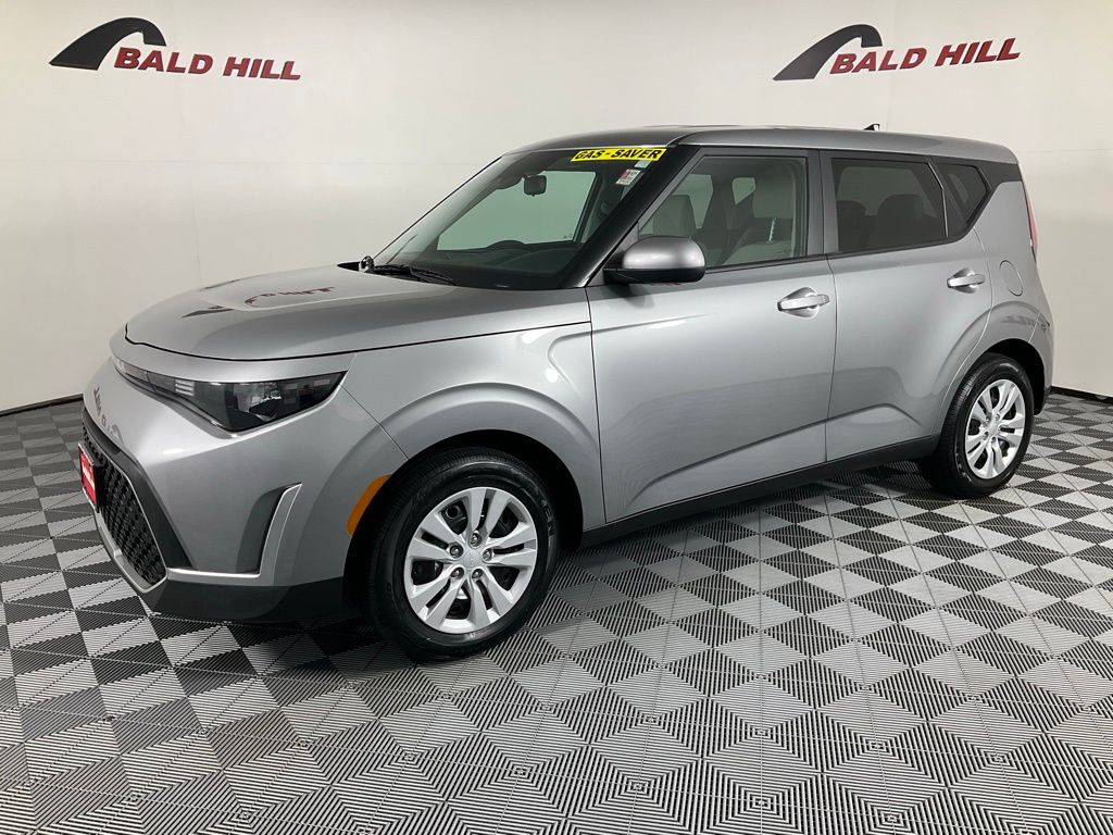 2023 Kia Soul LX photo 3