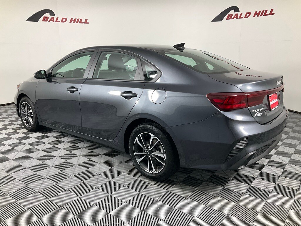 2024 Kia Forte LXS photo 4