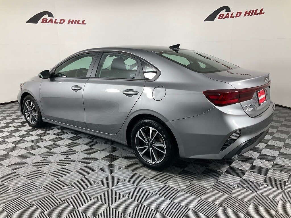 2024 Kia Forte LXS photo 4