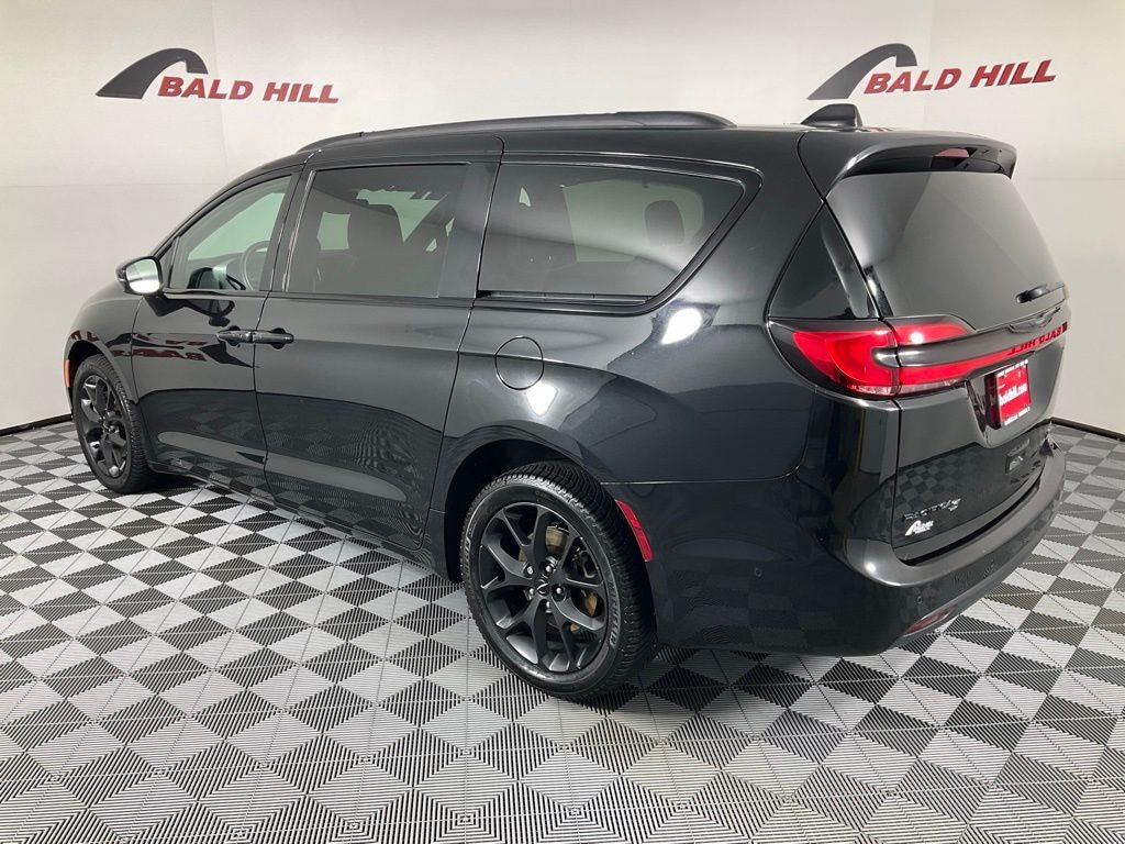 Used 2021 Chrysler Pacifica Limited Van Passenger Van