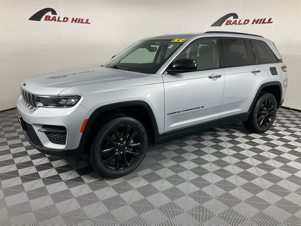 Used 2023 Jeep Grand Cherokee Laredo SUV