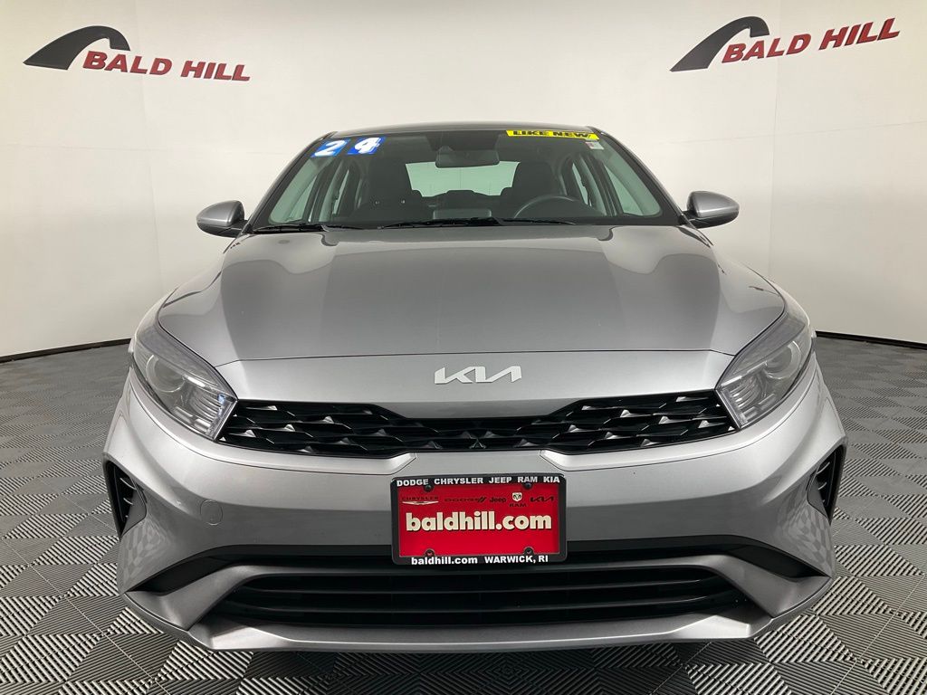 2024 Kia Forte LXS photo 2