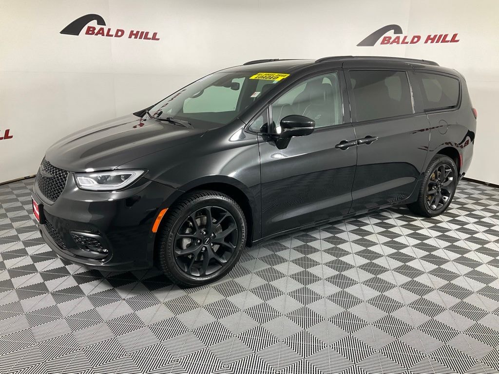 Used 2021 Chrysler Pacifica Limited Van Passenger Van