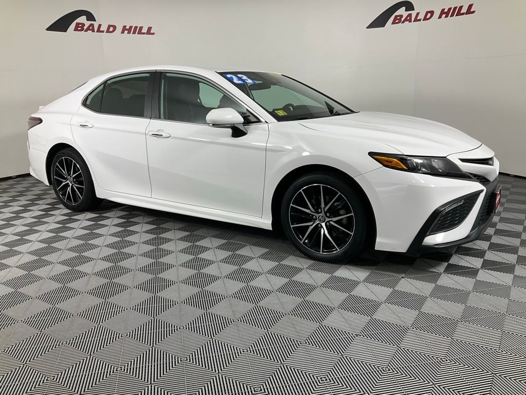 Used 2023 Toyota Camry SE Sedan
