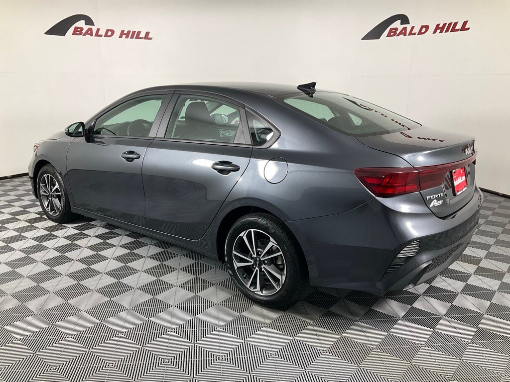 2024 Kia Forte LXS photo 4