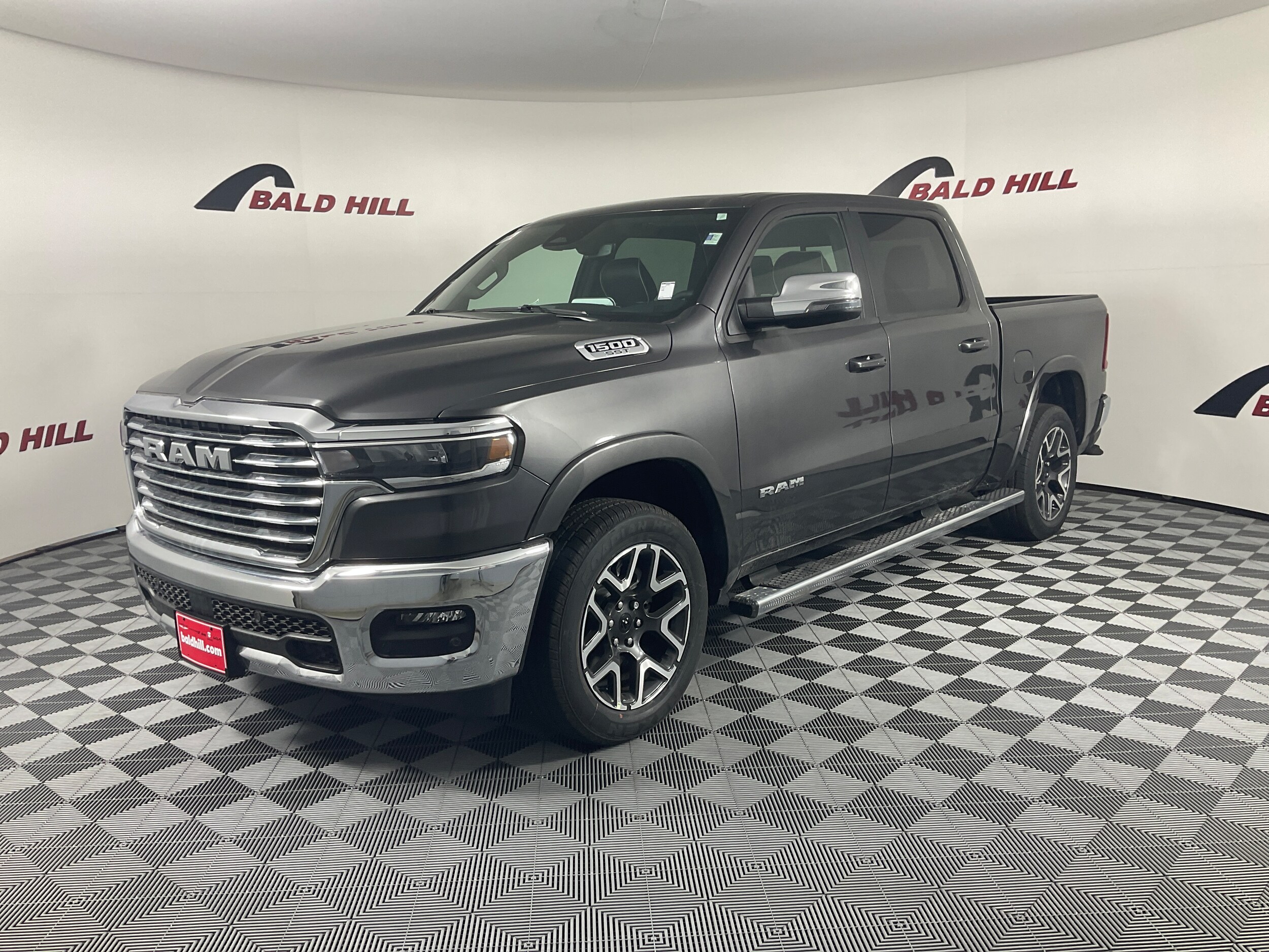 2025 Ram 1500 Laramie photo 3