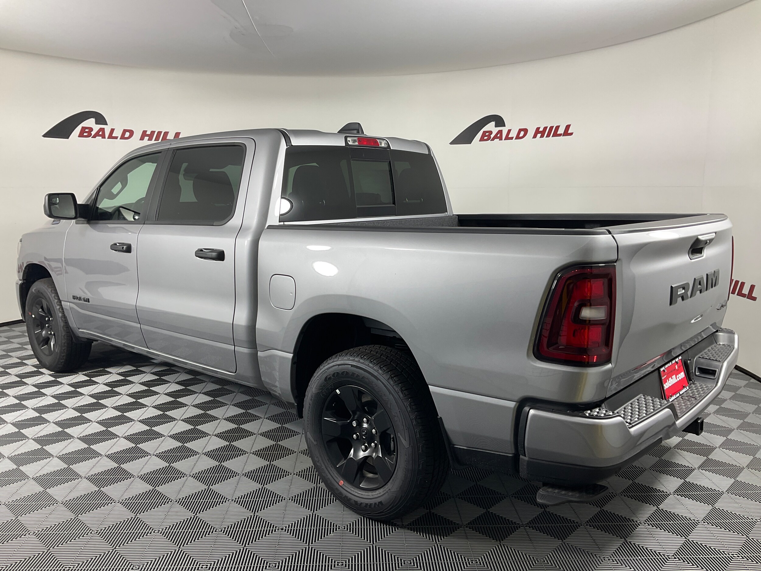 2025 Ram 1500 Tradesman photo 4