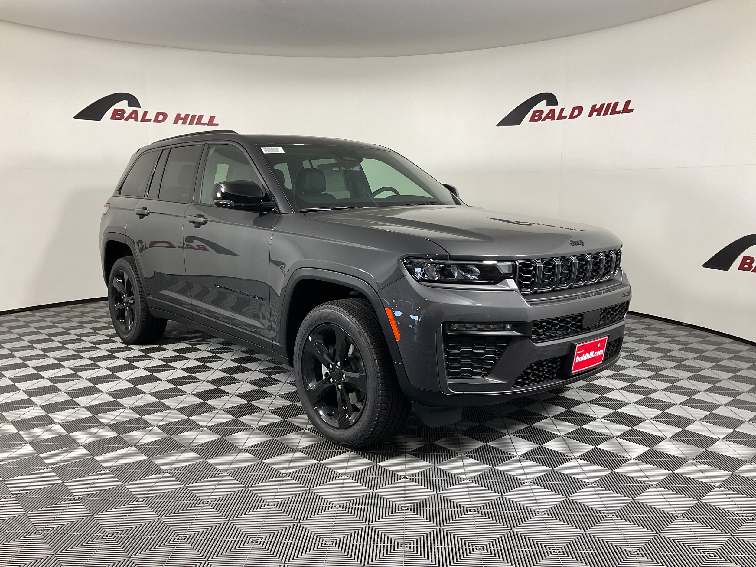 Baltic Gray 2026 Jeep Grand Cherokee SUV / Crossover Four-Wheel Drive 8-Speed Automatic