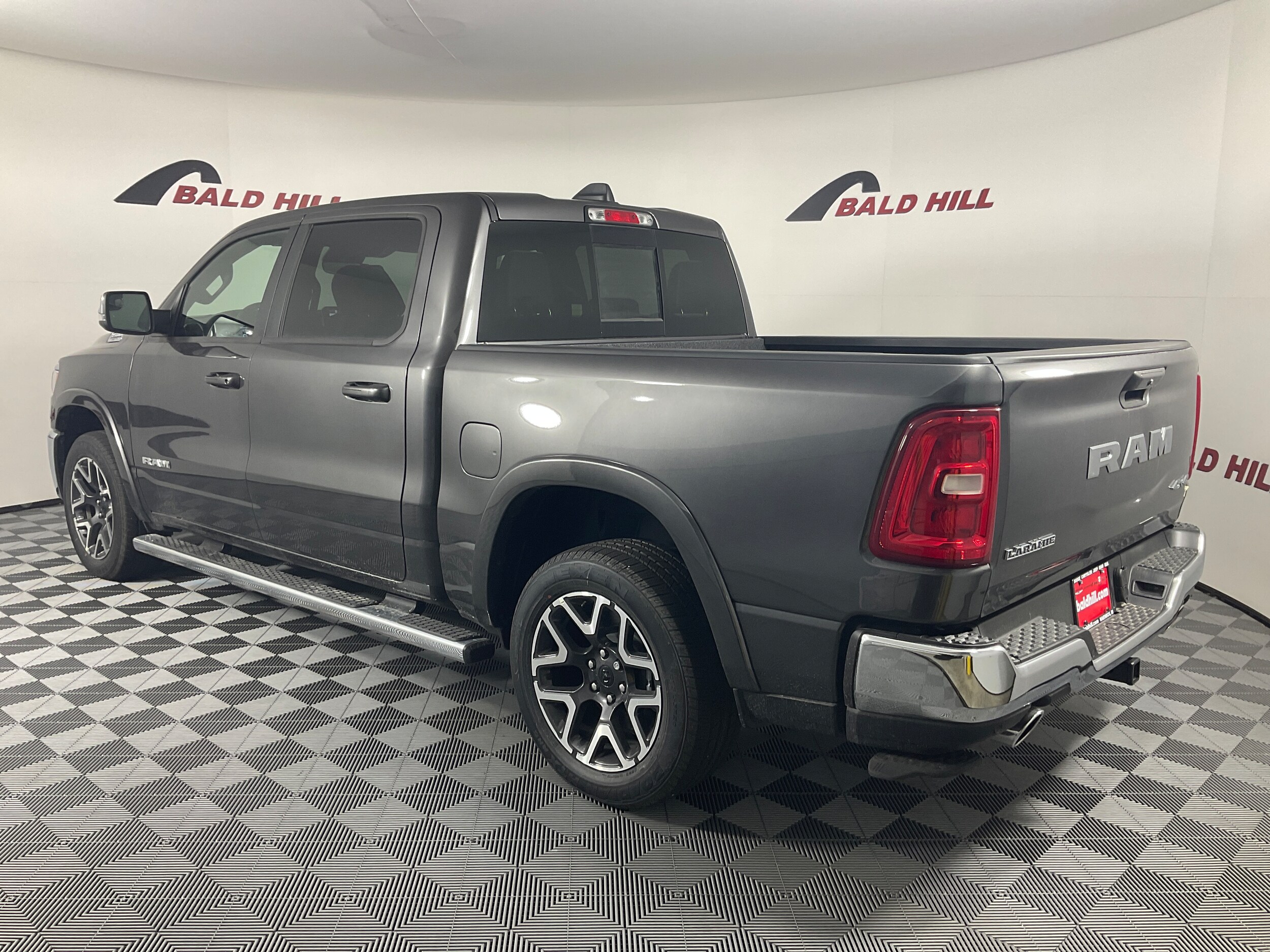 2025 Ram 1500 Laramie photo 4