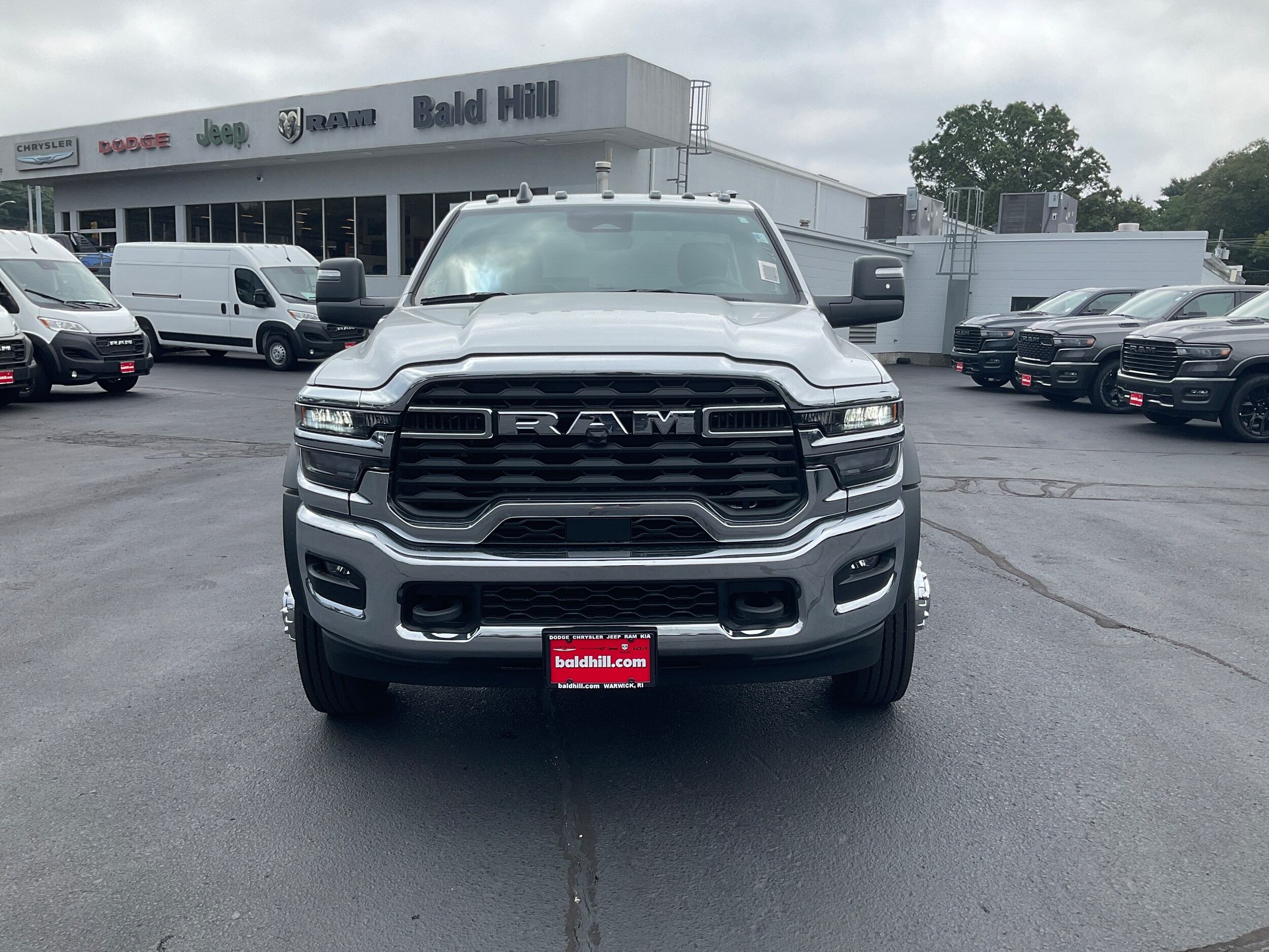 2025 Ram 5500 Tradesman photo 2