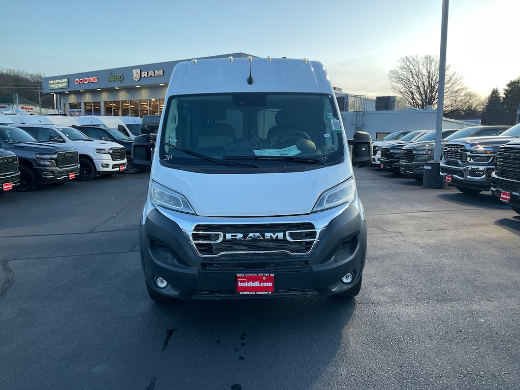 New 2026 Ram ProMaster PROMASTER 1500 SLT CARGO VAN HIGH ROOF 136' WB Cargo Van