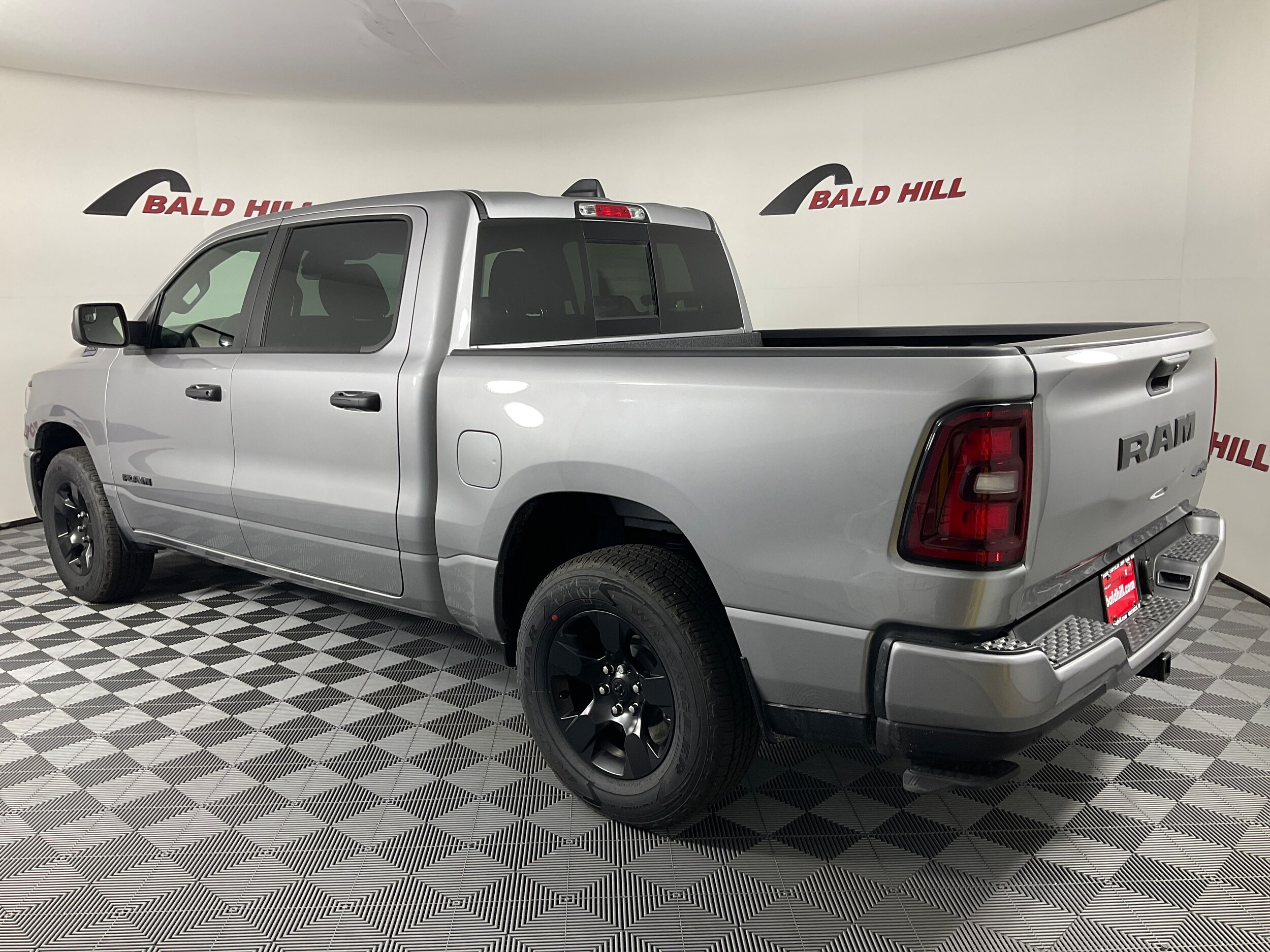 2025 Ram 1500 Tradesman photo 4
