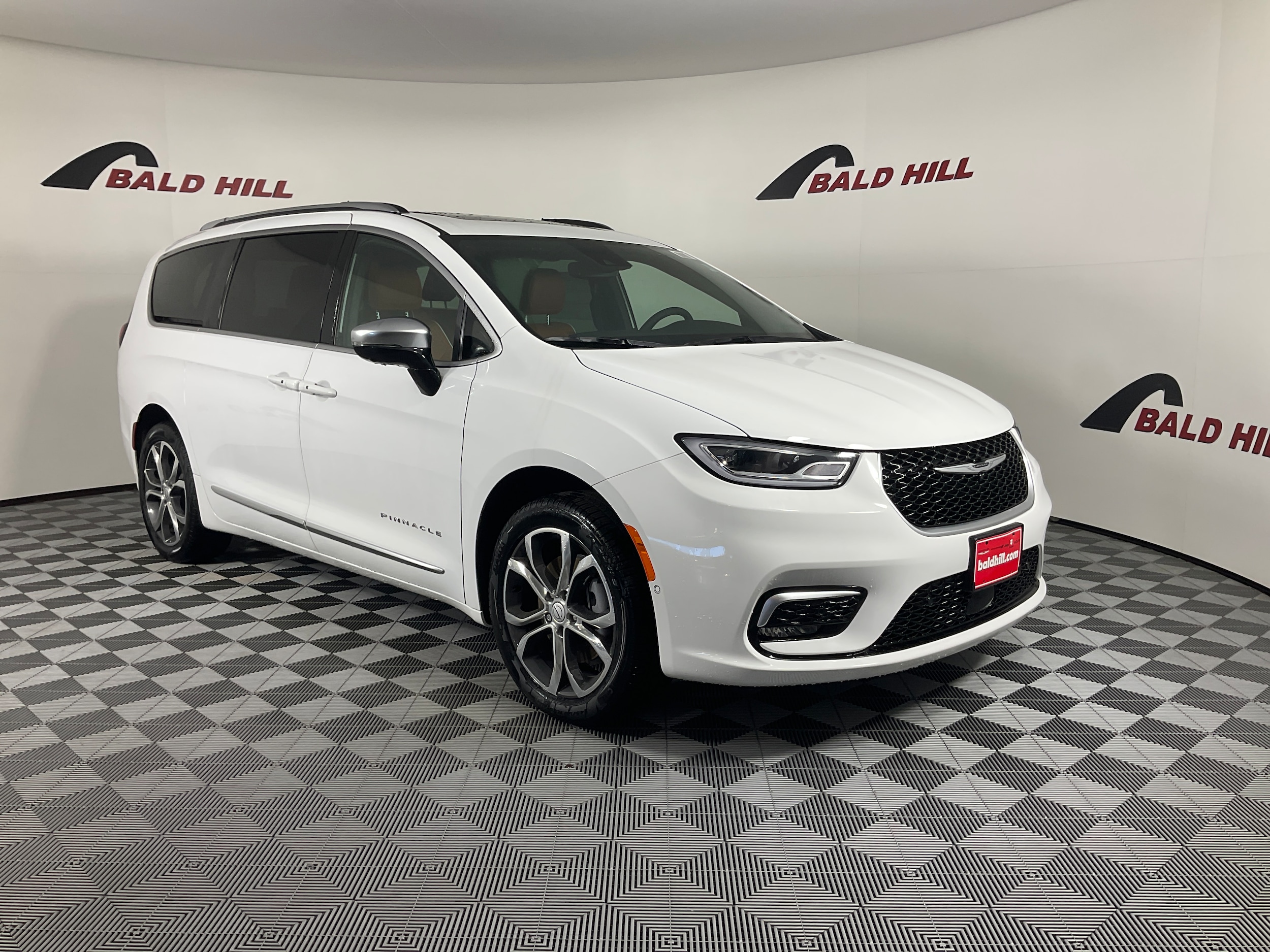 2026 Chrysler Pacifica Pinnacle AWD's photo