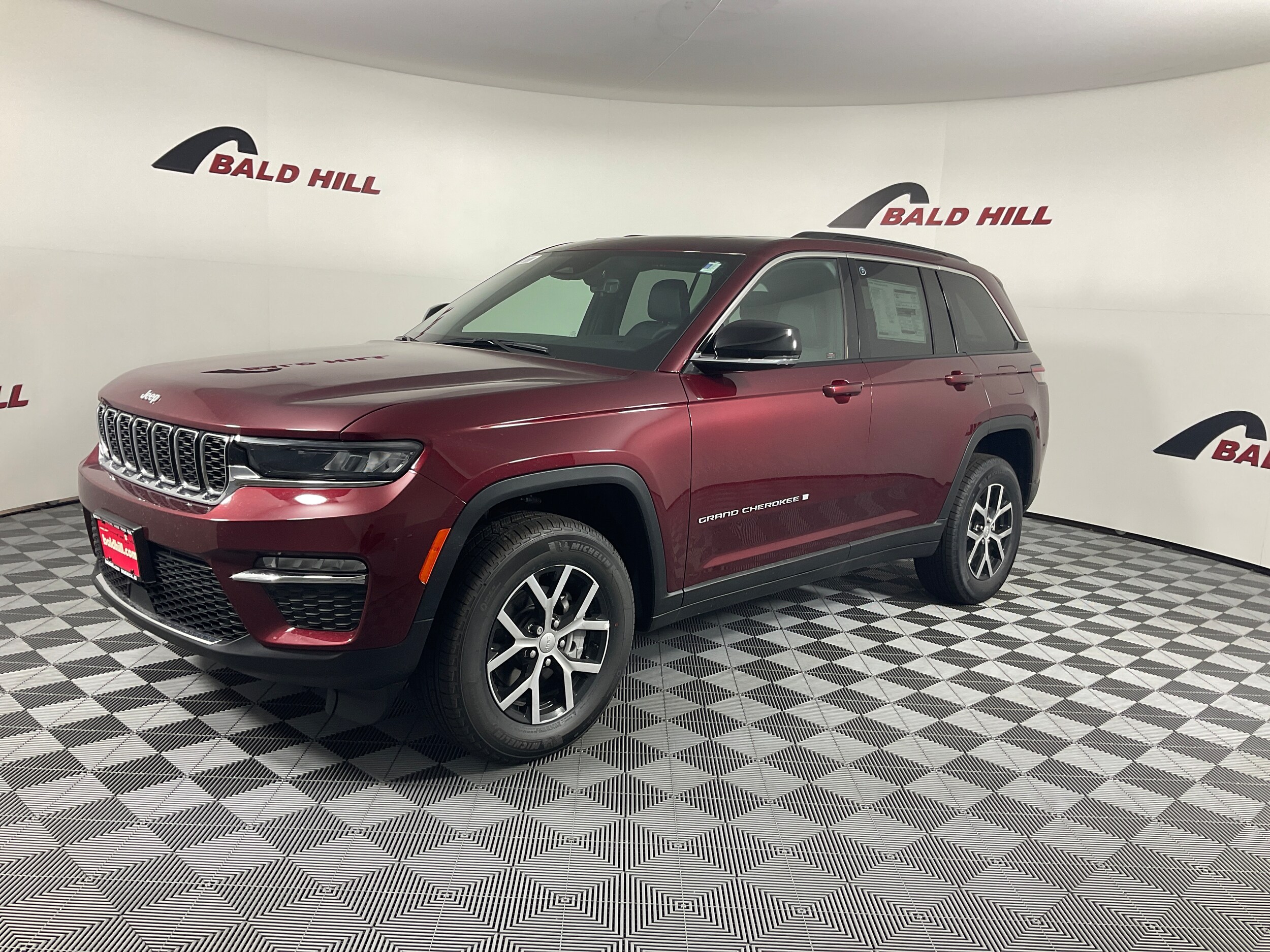 2025 Jeep Grand Cherokee Limited photo 3