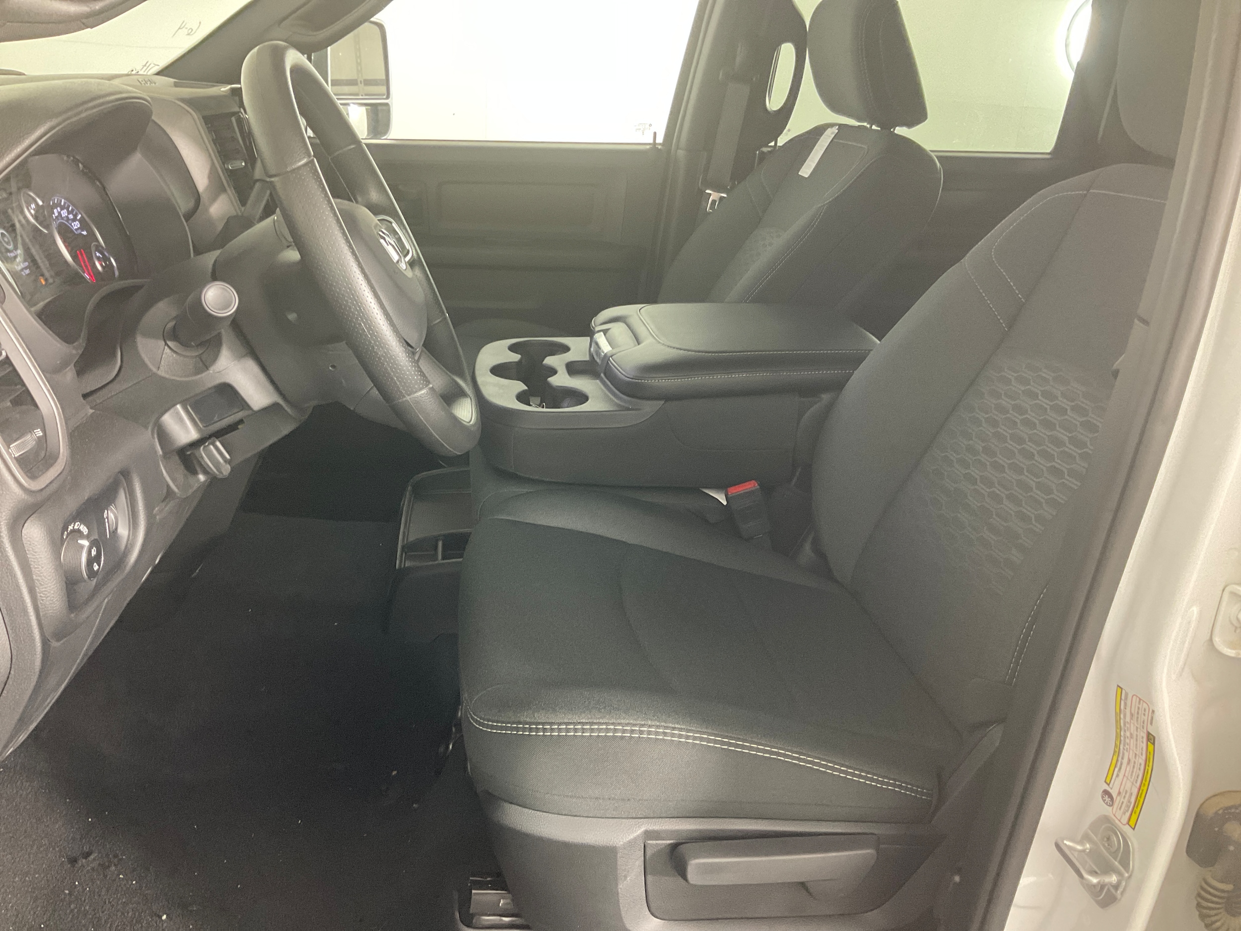 2025 RAM 2500 Tradesman - Photo 8