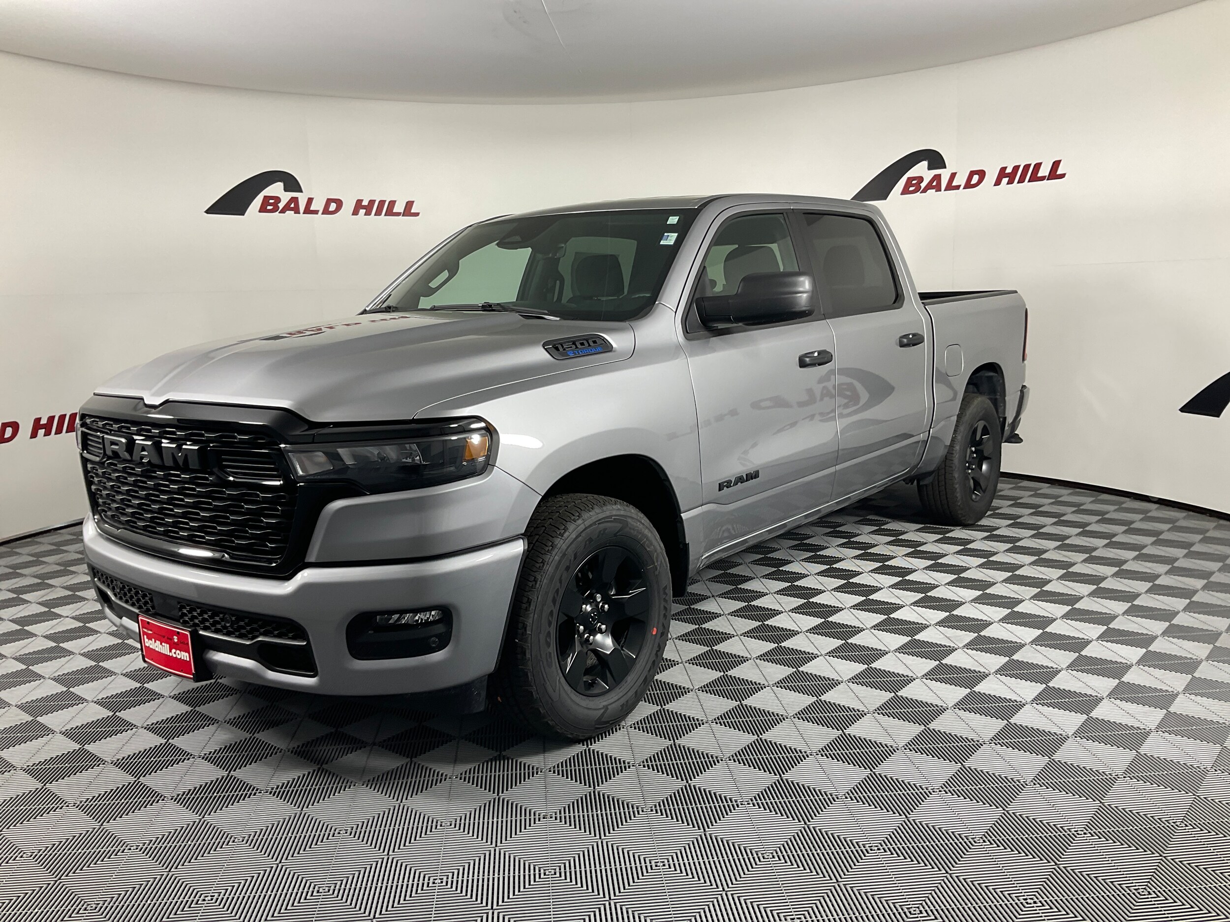 2025 Ram 1500 Tradesman photo 3