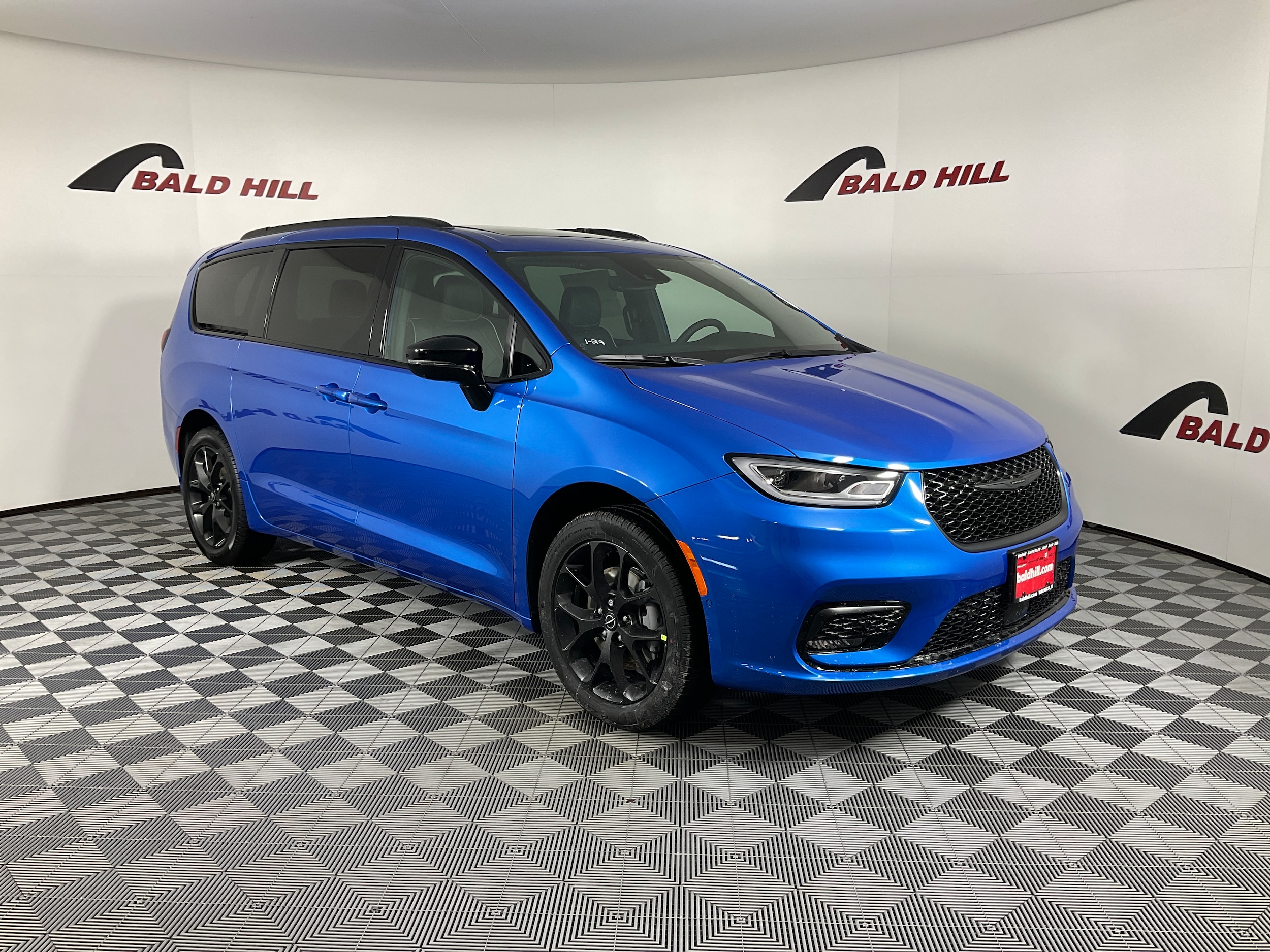 2026 Chrysler Pacifica Passenger Van 