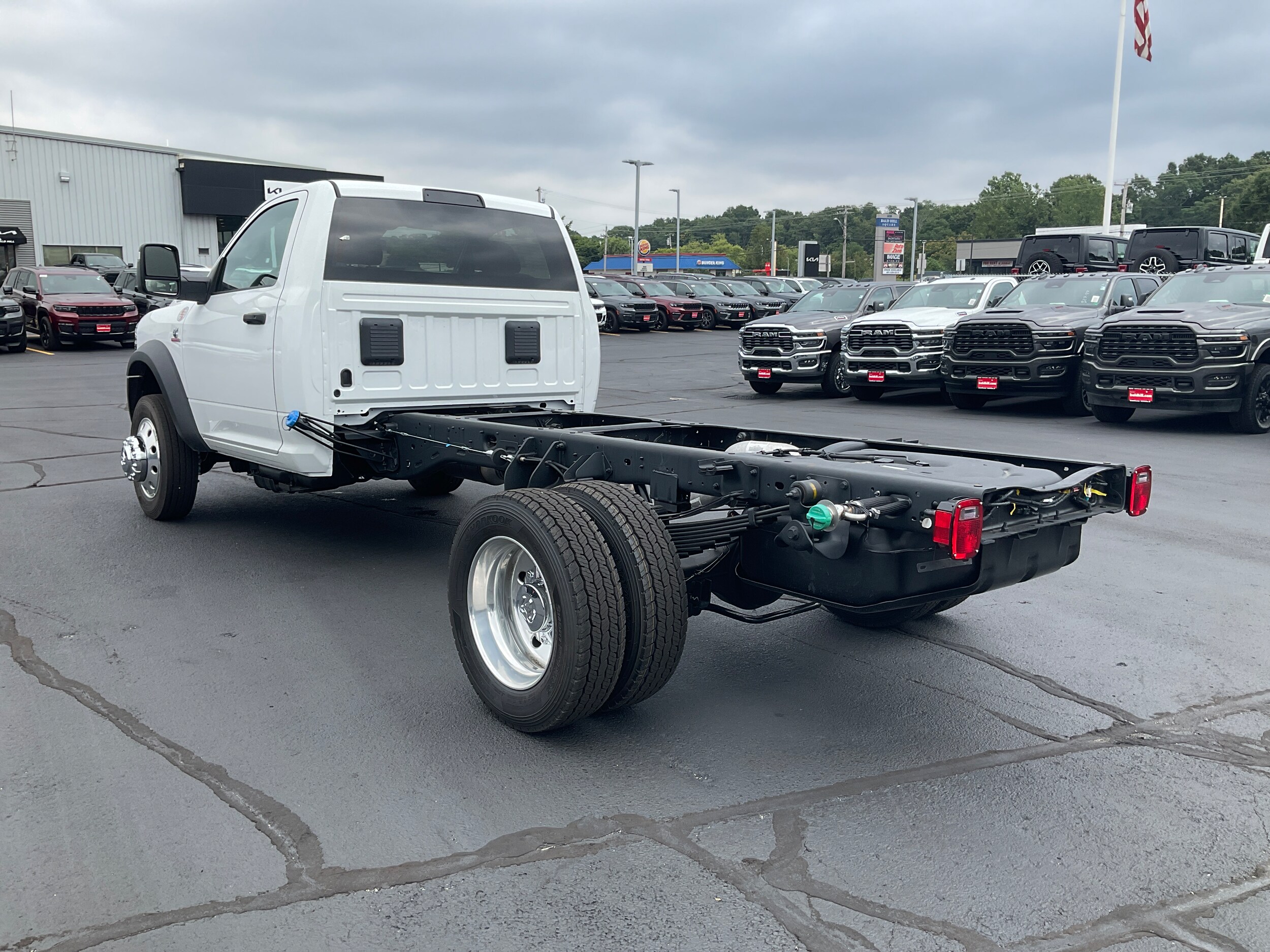2025 Ram 5500 Tradesman photo 4