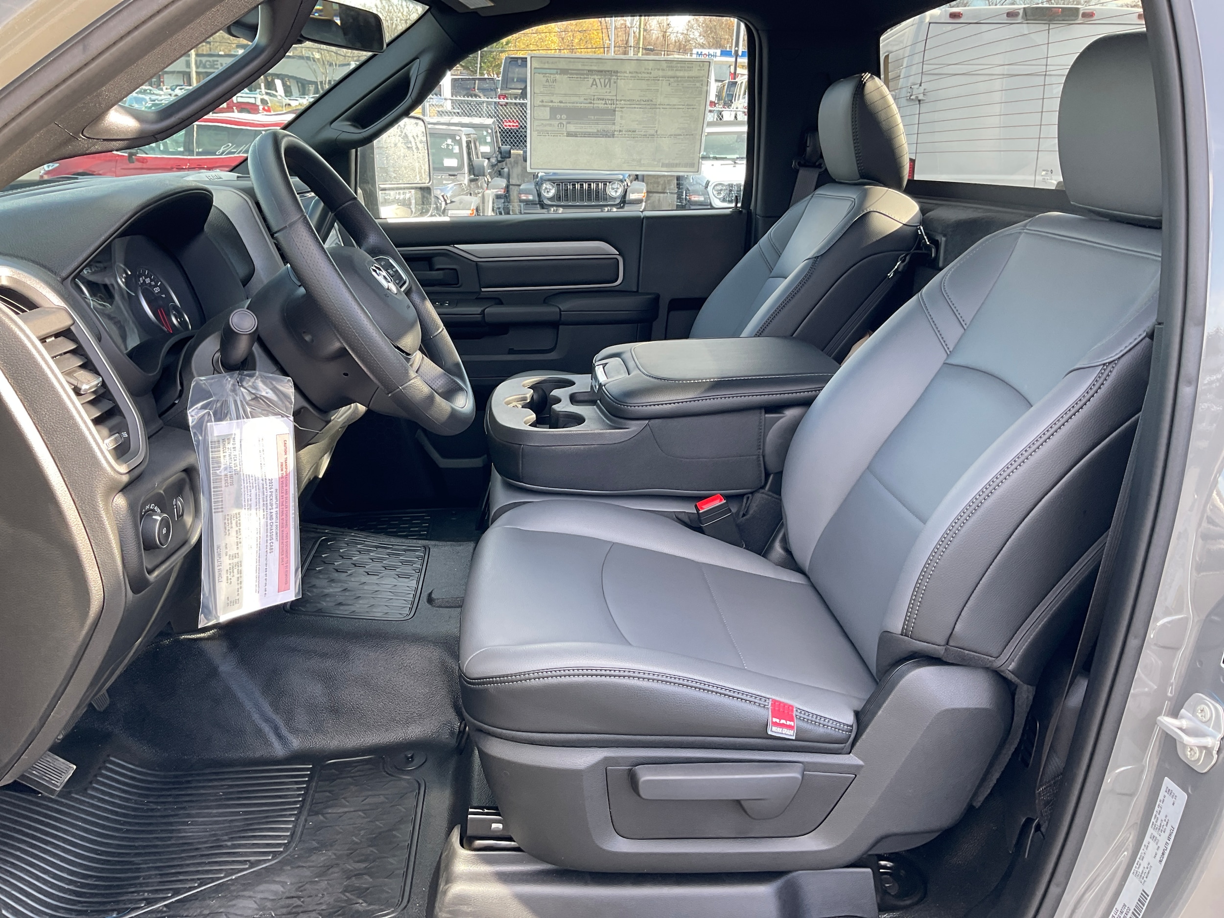 2026 RAM 3500 Chassis Tradesman - Photo 8