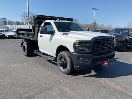 2026 Ram 3500 Chassis Cab TRADESMAN  REGULAR  4X4 60' CA Pickup