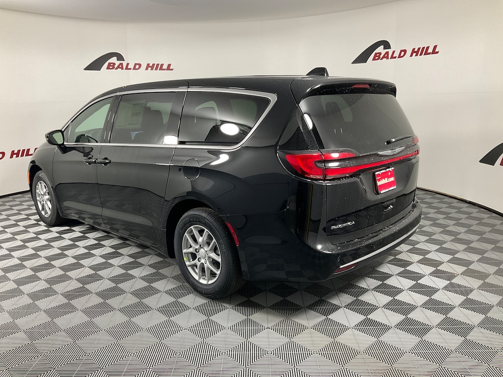 New 2026 Chrysler Pacifica SELECT Passenger Van