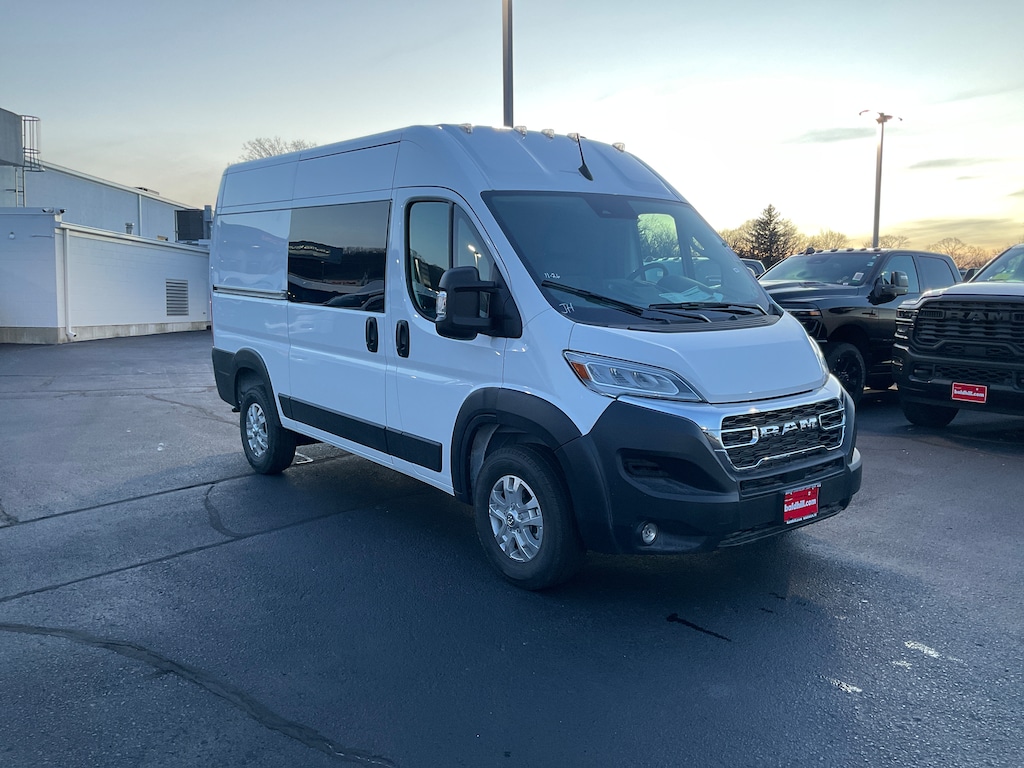 New 2026 Ram ProMaster PROMASTER 1500 SLT CARGO VAN HIGH ROOF 136' WB Cargo Van