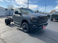 2026 Ram 3500 Chassis Cab TRADESMAN  REGULAR  4X4 60' CA Pickup