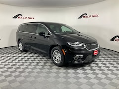 2026 Chrysler Pacifica SELECT Passenger Van