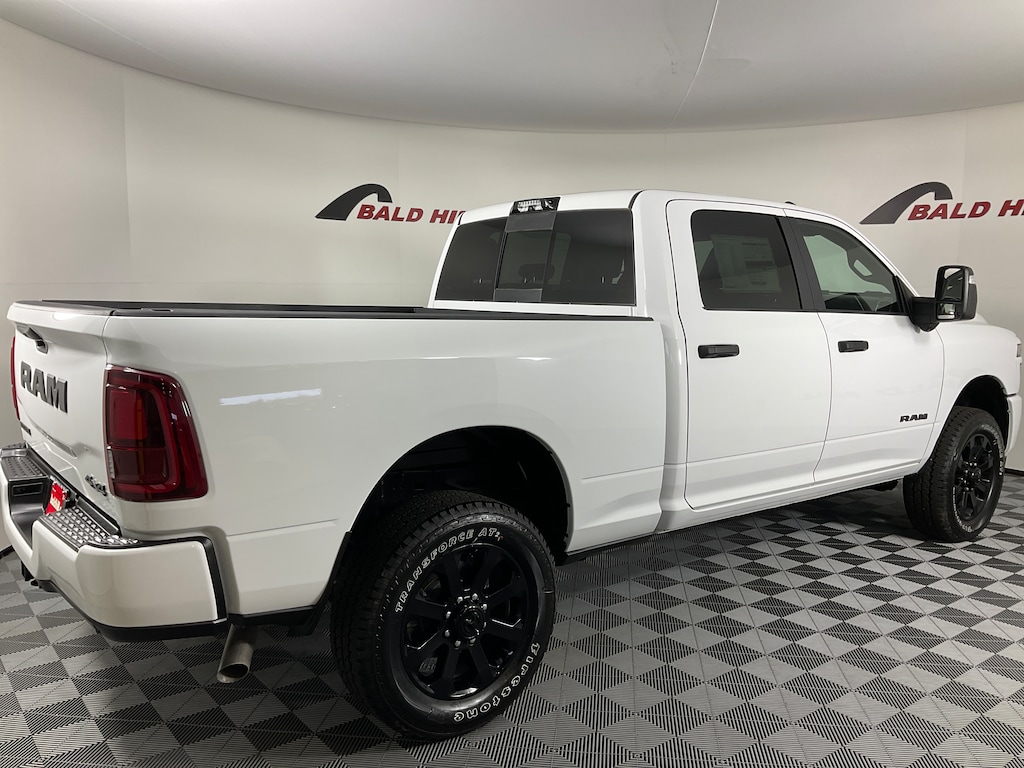 New 2025 Ram 2500 BIG HORN CREW CAB 4X4 6'4 BOX Pickup