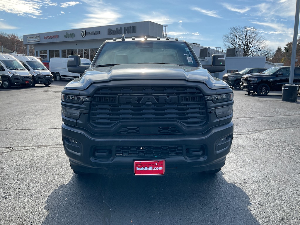 New 2026 Ram 3500 Chassis Cab TRADESMAN REGULAR 4X4 60' CA Pickup