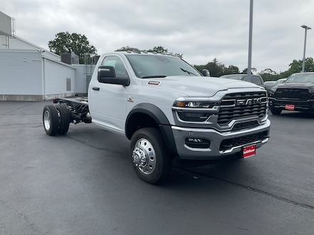 2025 Ram 5500 Chassis Cab 5500 TRADESMAN CHASSIS REGULAR CAB 4X4 84' CA Pickup