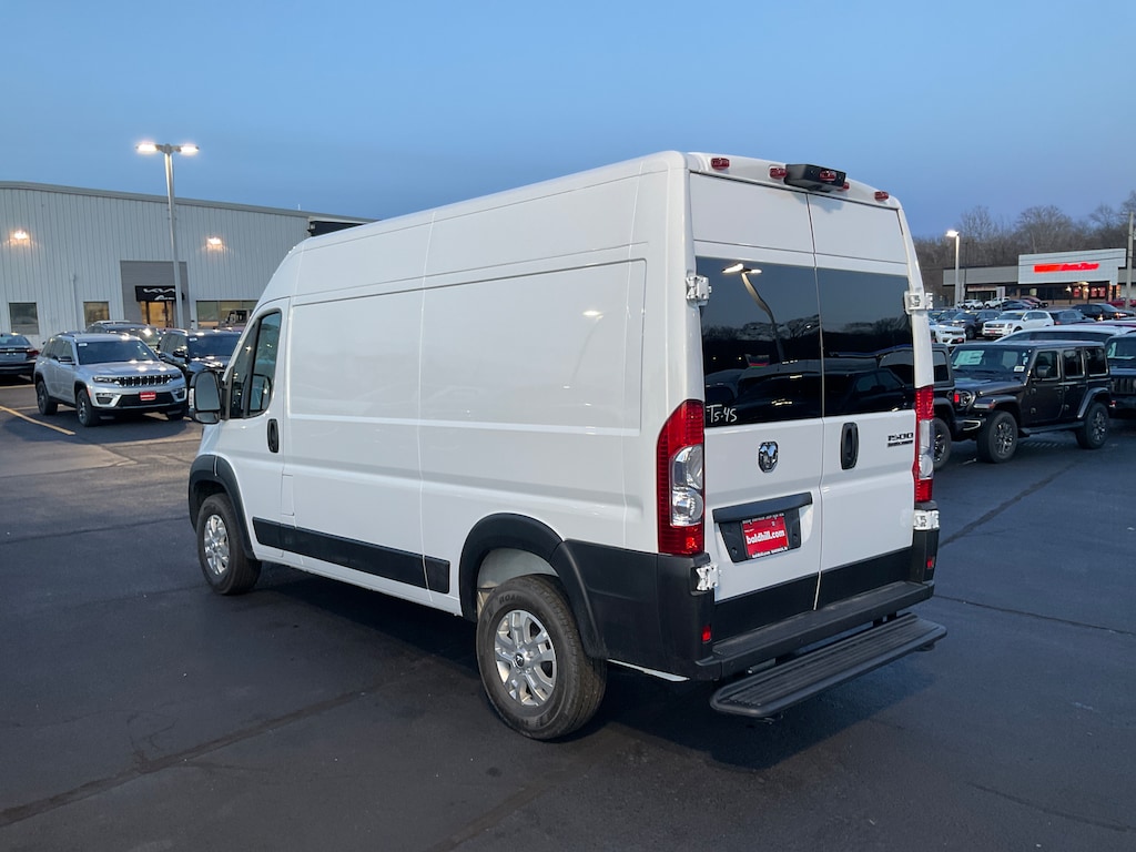 New 2026 Ram ProMaster PROMASTER 1500 SLT CARGO VAN HIGH ROOF 136' WB Cargo Van